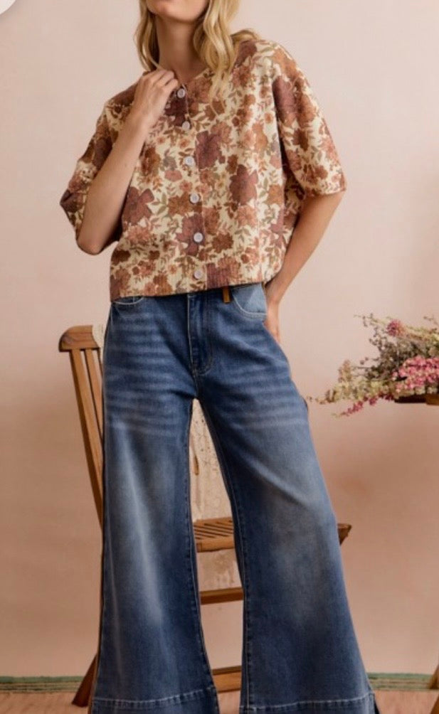 Women’s Floral Puff Sleeve Button Down Shoet Sleeve Sweater