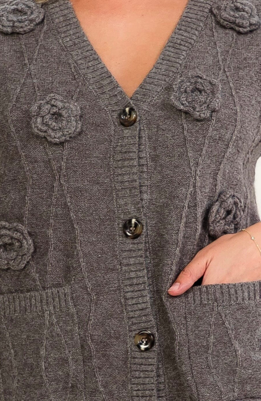 Women’s Floral Applique Belted Sweater Vest Gray